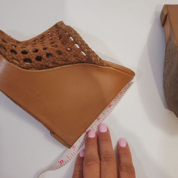 Mark & James by  Badgley Mishka tan leather high platform wedge sandals size 8 - Picture 6 of 13